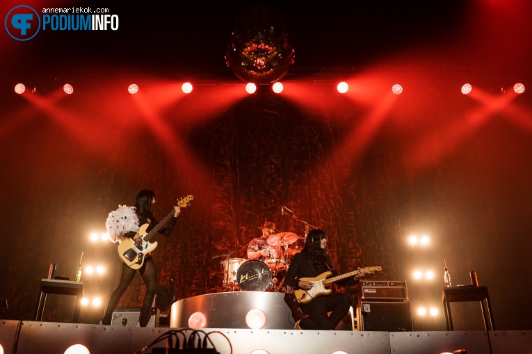 Khruangbin op Khruangbin - 12/04 - AFAS Live foto