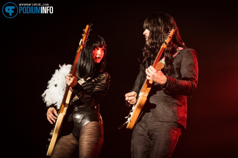Khruangbin op Khruangbin - 12/04 - AFAS Live foto