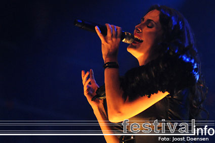 Within Temptation op Appelpop 2008 foto