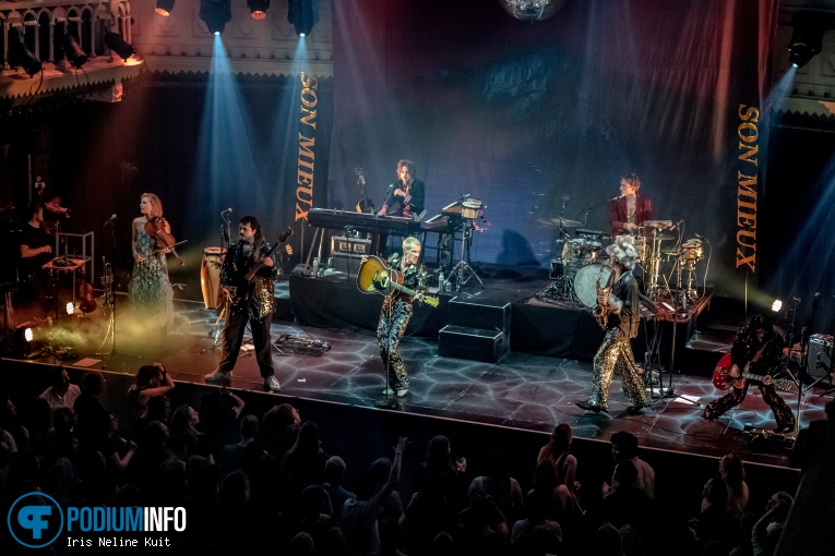 Son Mieux op Son Mieux - 16/04 - Paradiso foto