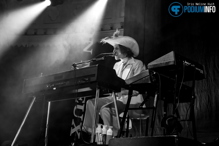 Son Mieux op Son Mieux - 16/04 - Paradiso foto