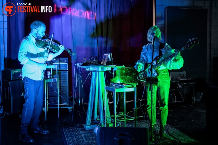 Show Pony op Popronde Eindfeest 2021 foto