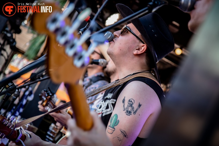 The Hillbilly Moonshiners op Paaspop 2022 foto