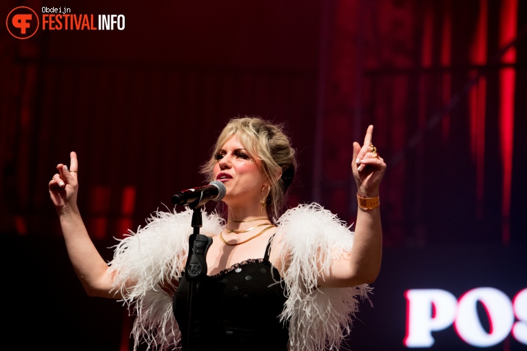 Scott Bradlee's Postmodern Jukebox op Paaspop 2022 foto