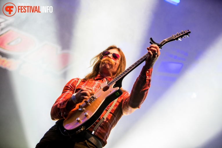 Eagles of Death Metal op Paaspop 2022 foto