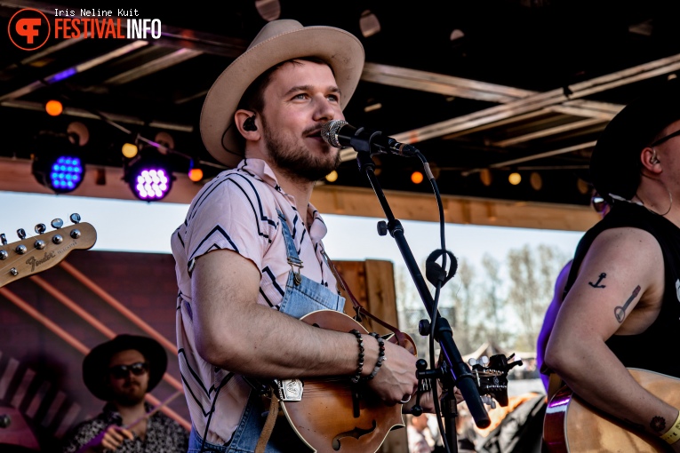 The Hillbilly Moonshiners op Paaspop 2022 foto