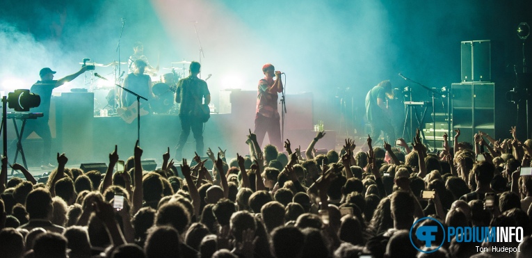 Nothing But Thieves op Nothing but Thieves - 21/04 - De Oosterpoort foto