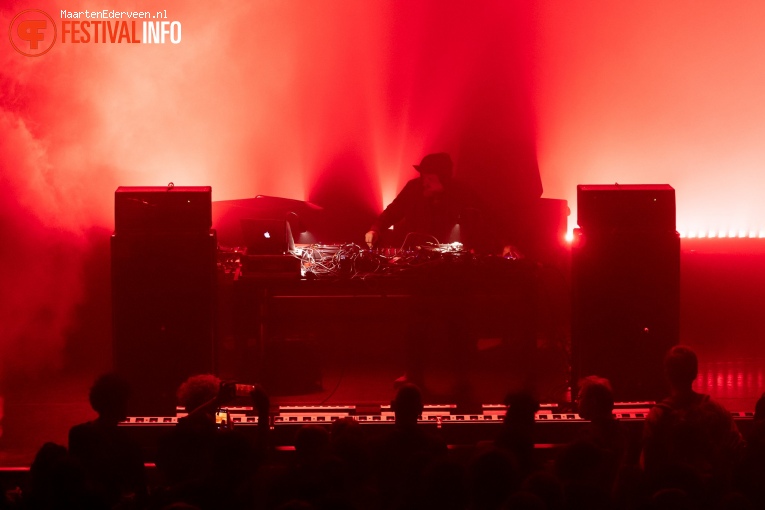 The Bug op Rewire festival 2022 foto