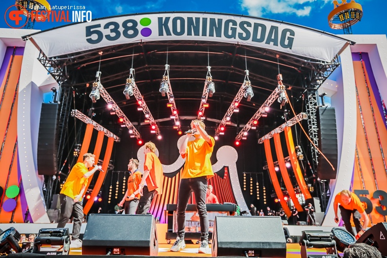 Bankzitters op 538 Koningsdag 2022 foto