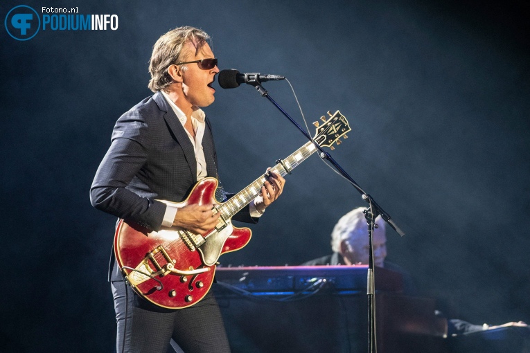 Joe Bonamassa op Joe Bonamassa - 30/04 - Ziggo Dome foto