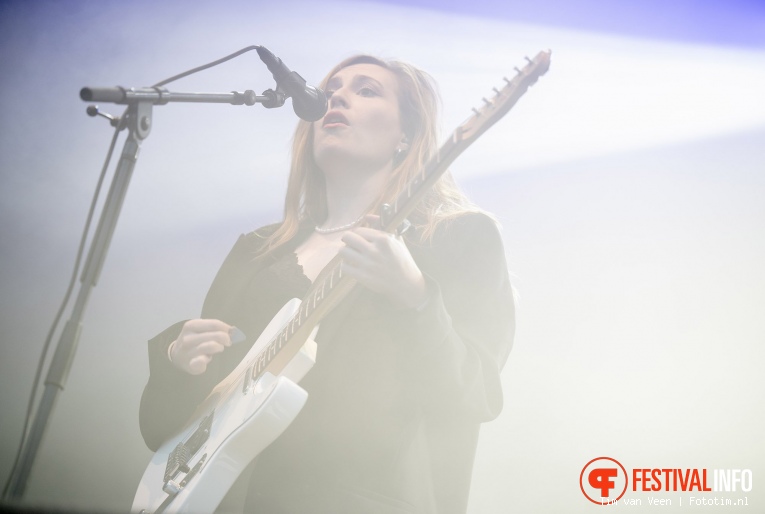 Wies (zangeres, 2008) op Bevrijdingsfestival Utrecht 2022 foto