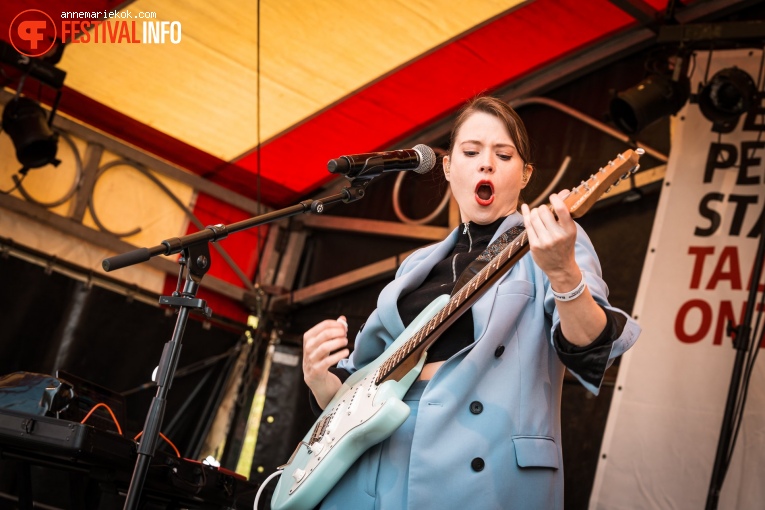 MINKA op Bevrijdingsfestival Overijssel 2022 foto