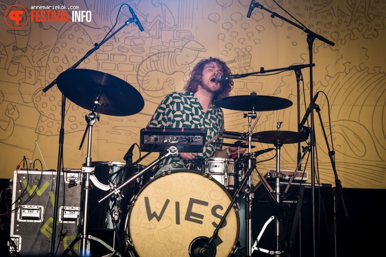 Wies (zangeres, 2008) op Bevrijdingsfestival Overijssel 2022 foto