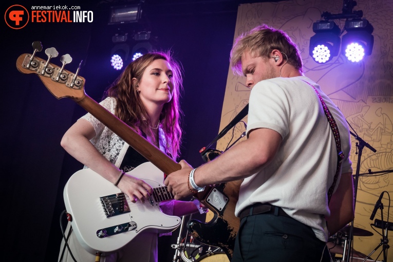 Wies (zangeres) op Bevrijdingsfestival Overijssel 2022 foto