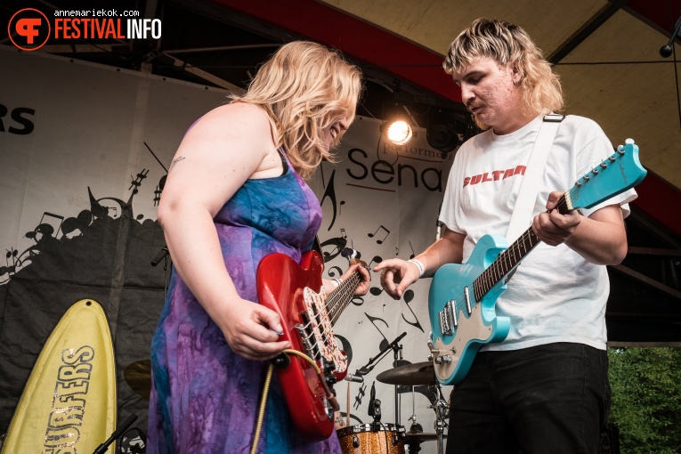 Cloudsurfers op Bevrijdingsfestival Overijssel 2022 foto