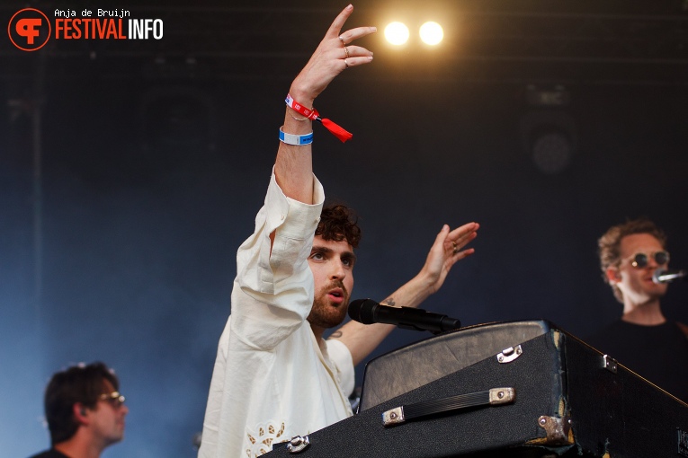 Duncan Laurence op Bevrijdingsfestival Zuid Holland 2022 foto
