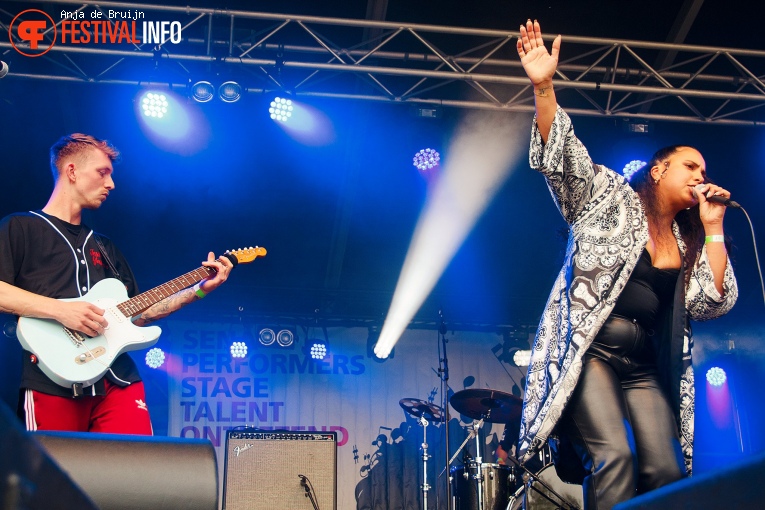 Jessy Yasmeen op Bevrijdingsfestival Zuid Holland 2022 foto