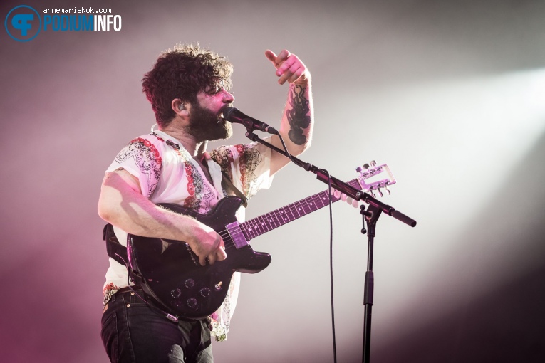 Foals op Foals - 15/05 - AFAS Live foto