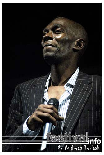 Faithless op Lowlands 2004 foto