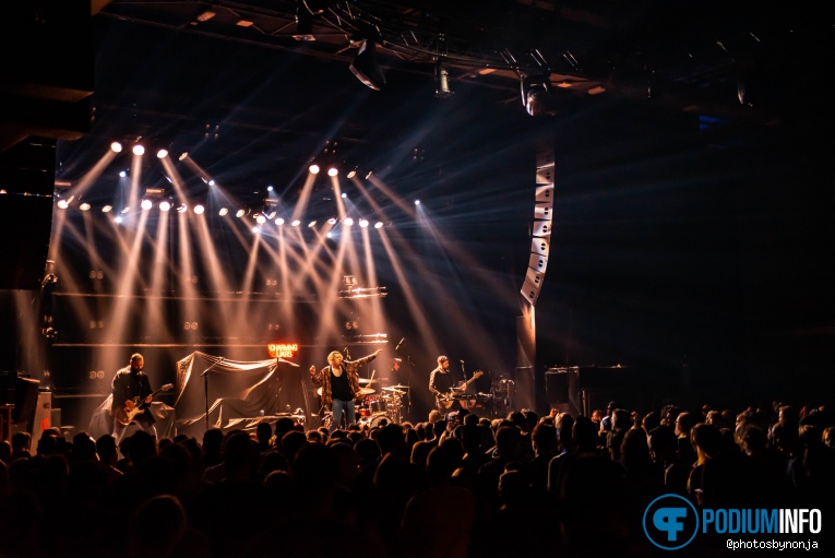 Charming Lairs op White Lies - 25/05 - Effenaar foto