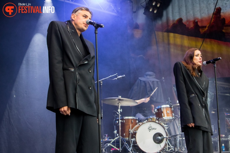 Confidence Man op Dauwpop 2022 foto