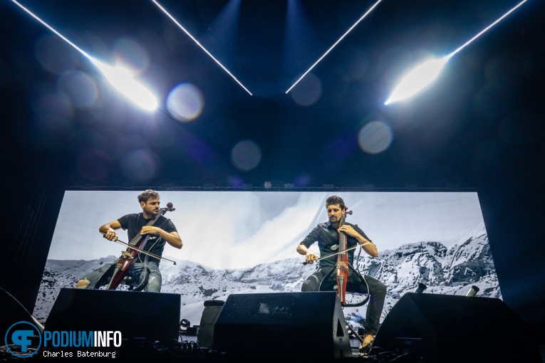 2Cellos op 2Cellos - 28/05 - Ziggo Dome foto