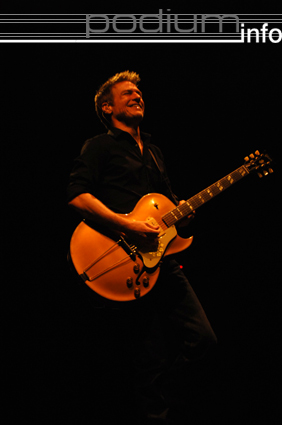 Bryan Adams op Bryan Adams - 1/10 - Ahoy' foto