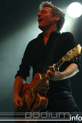 Bryan Adams op Bryan Adams - 1/10 - Ahoy' foto