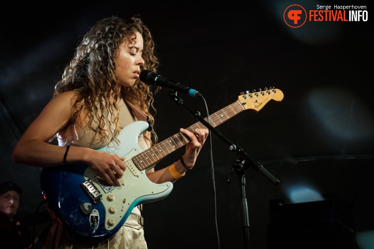 Nilüfer Yanya op Best Kept Secret 2022 - zondag foto