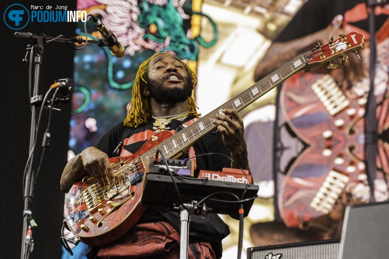 Thundercat op Red Hot Chili Peppers - 10/06 - Goffertpark foto