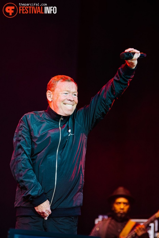 UB40 featuring Ali Campbell op Parkpop 2022 foto