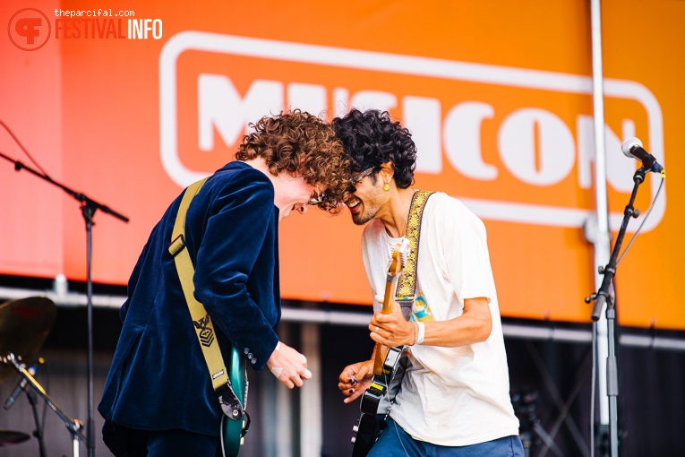 Fuzzy Teeth op Parkpop 2022 foto