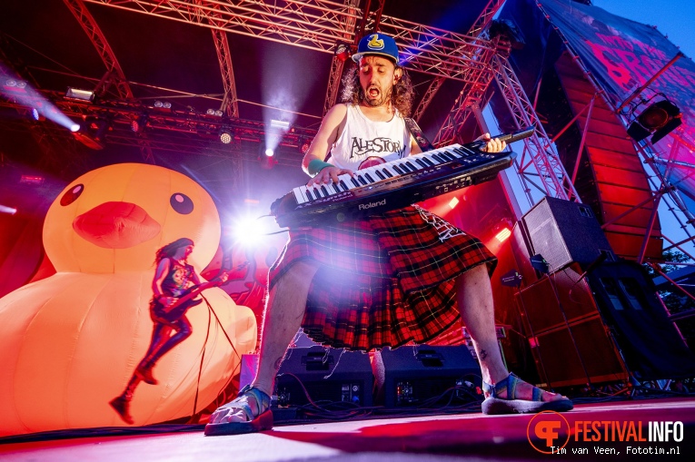 Alestorm op Into The Grave 2022, dag 2 foto