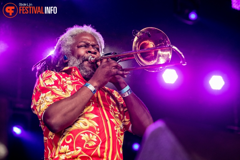 Earth, Wind & Fire Experience by Al McKay op Hello Festival 2022 foto