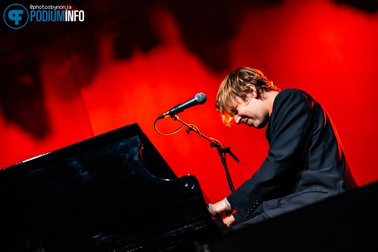 Tom Odell op Tom Odell - 15/06 - 013, Tilburg foto