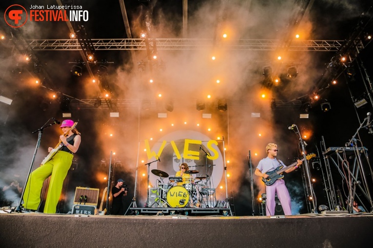 Wies (zangeres, 2008) op Pinkpop 2022 - Vrijdag foto