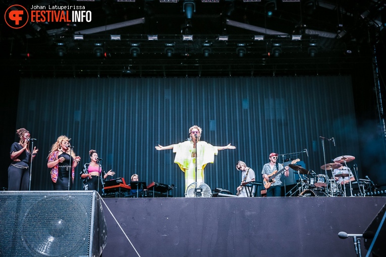 Ronnie Flex & The Fam op Pinkpop 2022 - Zaterdag foto