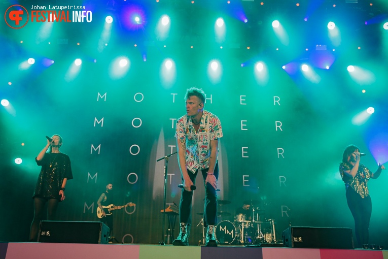 Mother Mother op Pinkpop 2022 -Zondag foto