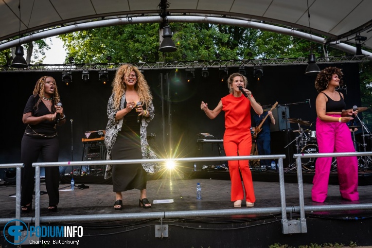 Selah Sue op Selah Sue - 24/06 - Zuiderparktheater foto