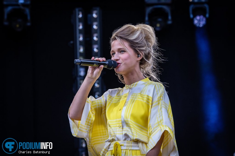 Selah Sue op Selah Sue - 24/06 - Zuiderparktheater foto