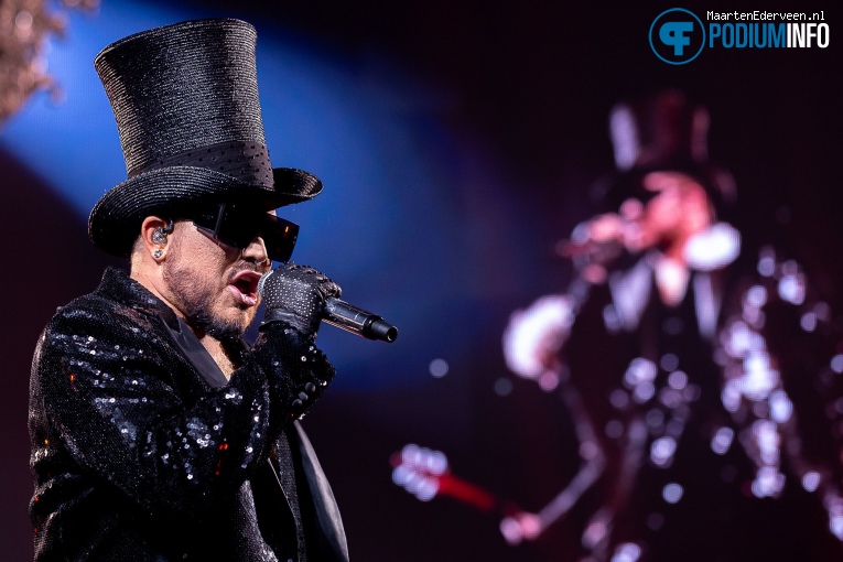 Adam Lambert op Queen & Adam Lambert - 01/07 - Ziggo Dome foto