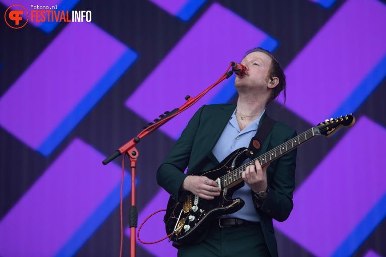 Two Door Cinema Club op Down The Rabbit Hole 2022 - Vrijdag foto