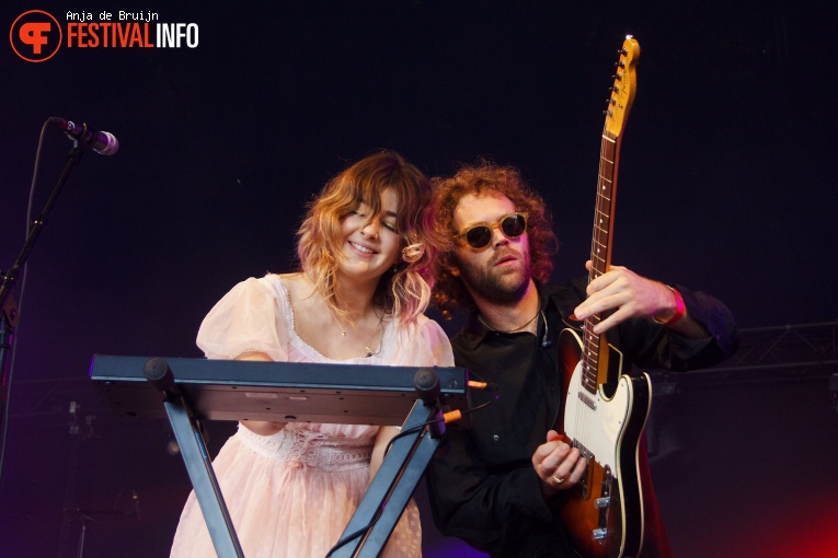 Yumi Zouma op Metropolis Festival 2022 foto