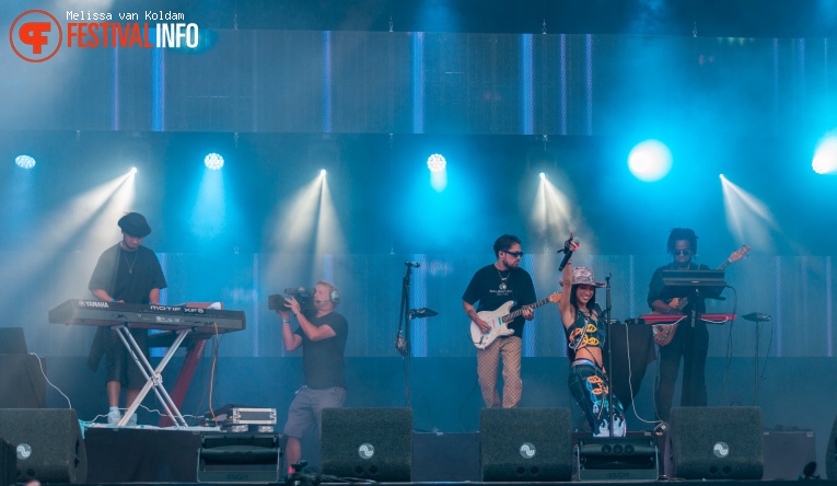 Yade Lauren op WOO HAH x Rolling Loud 2022 - Zondag foto