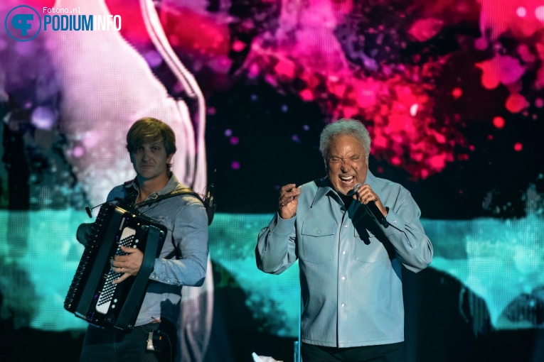 Tom Jones op Tom Jones - 06/07 - Ziggo Dome foto