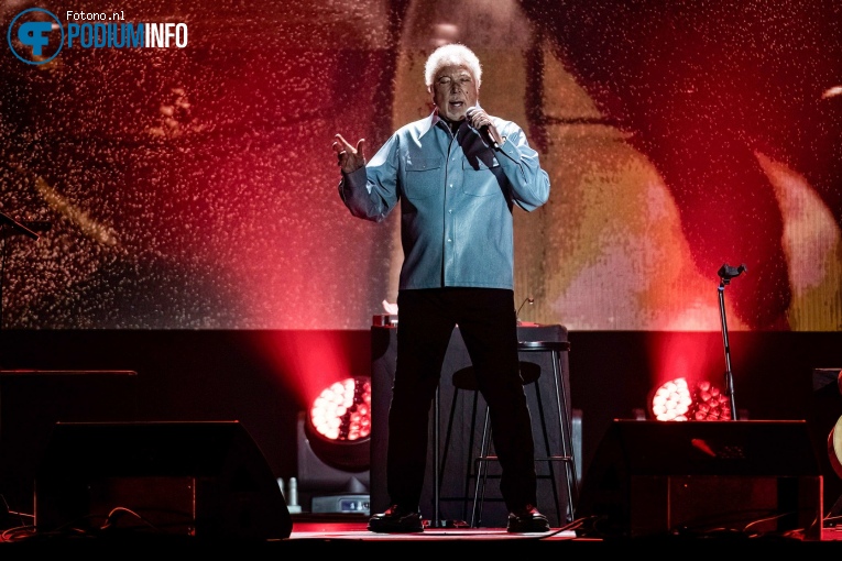 Tom Jones op Tom Jones - 06/07 - Ziggo Dome foto