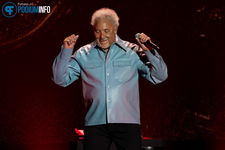 Tom Jones op Tom Jones - 06/07 - Ziggo Dome foto