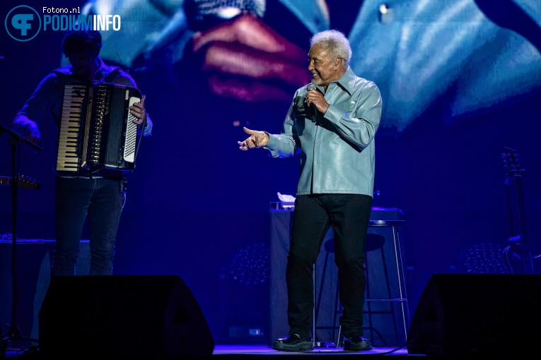 Tom Jones op Tom Jones - 06/07 - Ziggo Dome foto