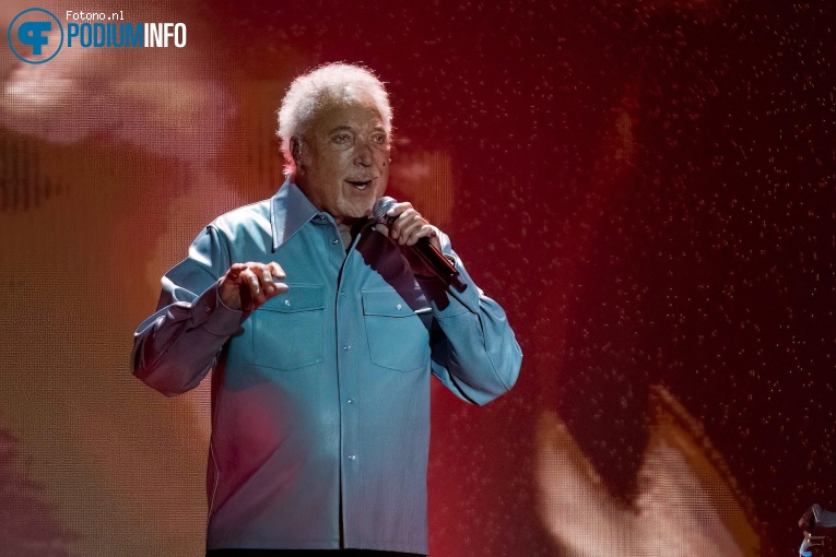 Tom Jones op Tom Jones - 06/07 - Ziggo Dome foto