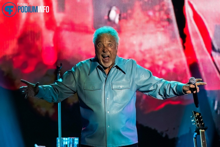 Tom Jones op Tom Jones - 06/07 - Ziggo Dome foto